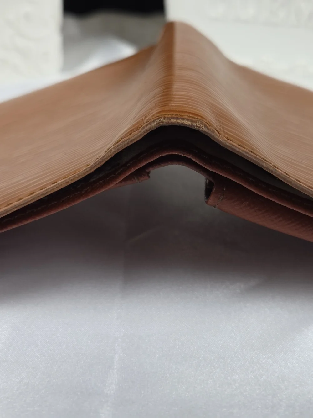 Authentic Louis Vuitton Epi Bifold Wallet Kenyan Fawn Brown Vintage Made in Fran